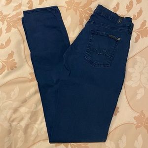 Woman’s Seven7 for all mankind skinny jeans.